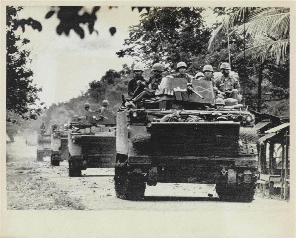 VIETNAM WAR) Approx 50 photos with many depicting ground an